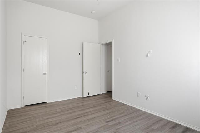 Building Photo - 518 Niagara Falls Dr