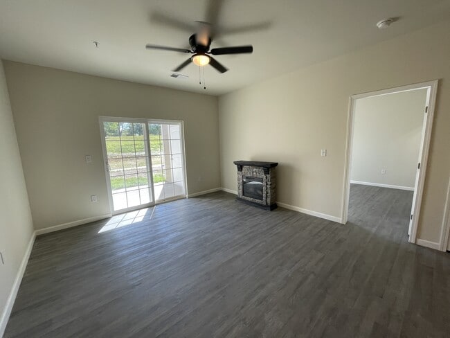 Building Photo - 233 Harmony Mdws Ct