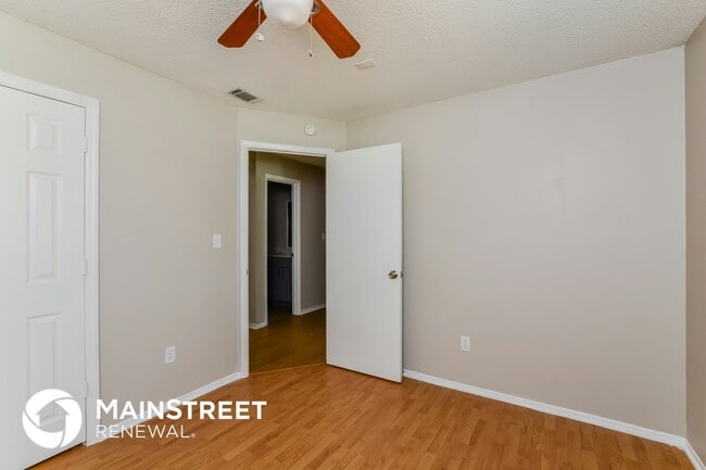 Building Photo - 2942 Willow Bend Blvd
