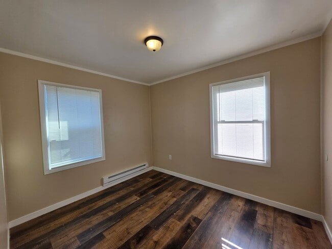 Building Photo - 208 Jadwin Ave