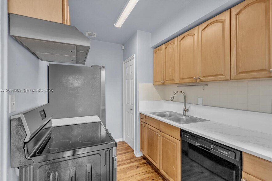 Building Photo - 392 Payne Dr