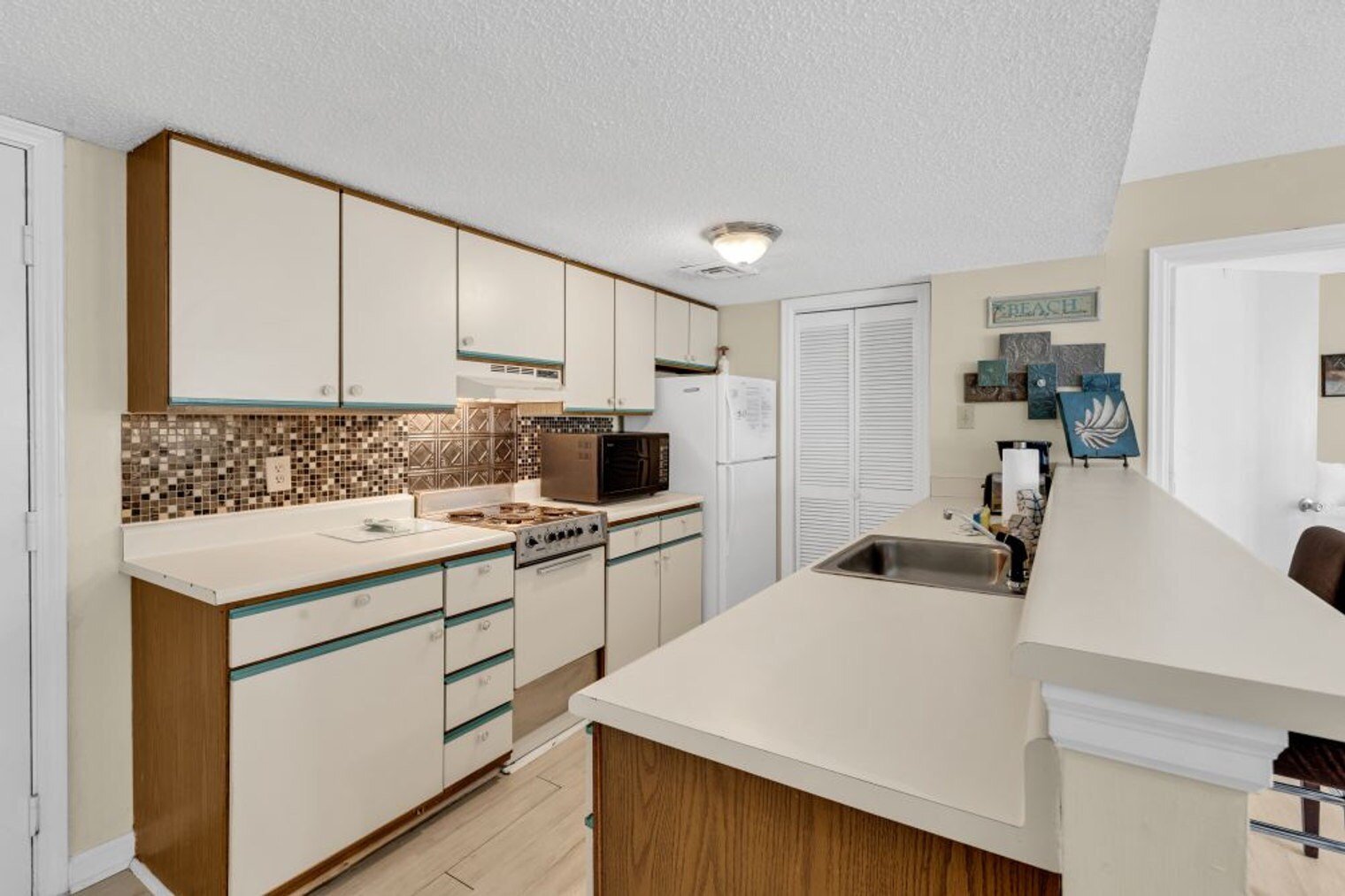 Building Photo - 983 Cayman Ct
