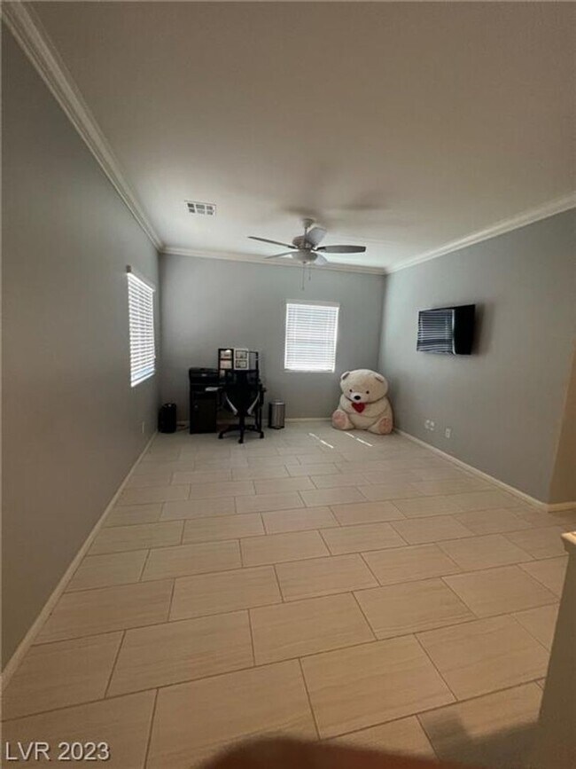 Building Photo - BEAUTIFUL HOME IMMACULATE AND READY TO MOVE-IN