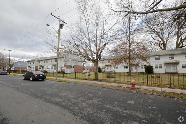 Building Photo - Stonington Acres