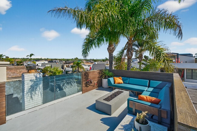 Building Photo - 219 Colton St