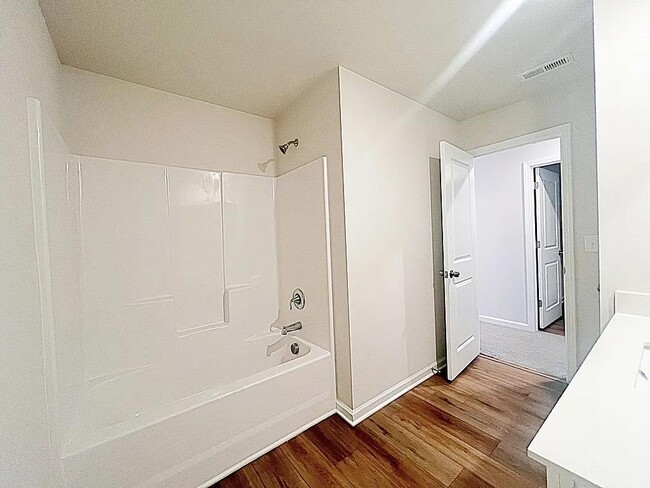 Building Photo - 211 Stellate Pl