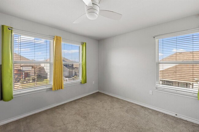 Building Photo - 11910 Clayton Creek Ave