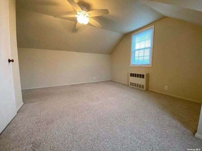 Building Photo - 17 Florence Ave