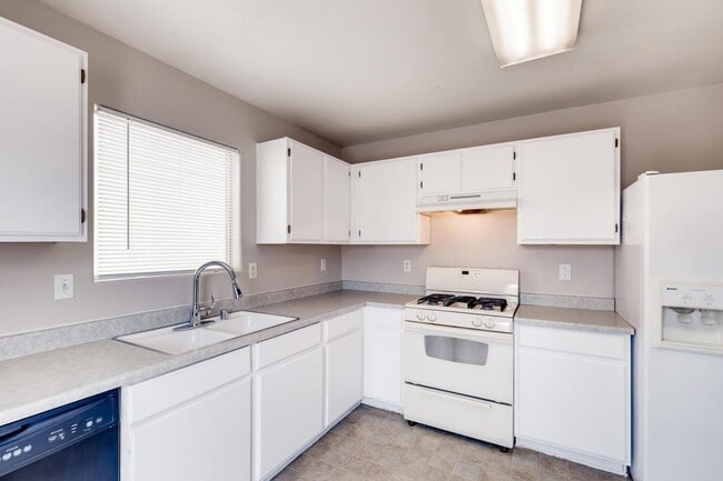 Building Photo - BEAUTIFUL 1 Story, 3 Bedroom 2 Bath Home Near Centennial Hills