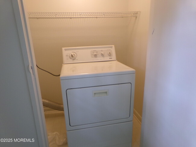 Building Photo - 160E Gramercy Ct