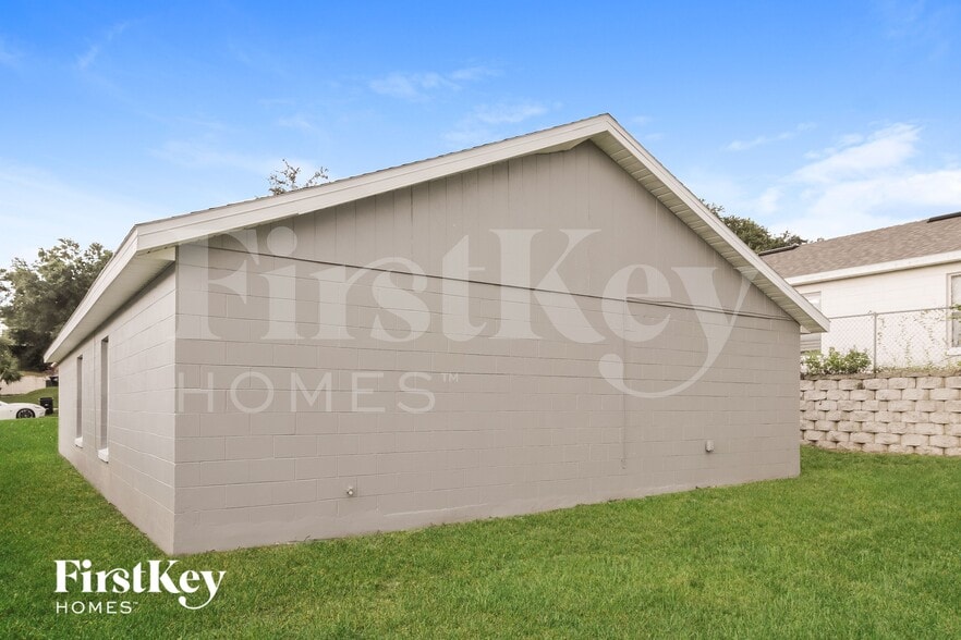 Building Photo - 7560 Groveoak Dr