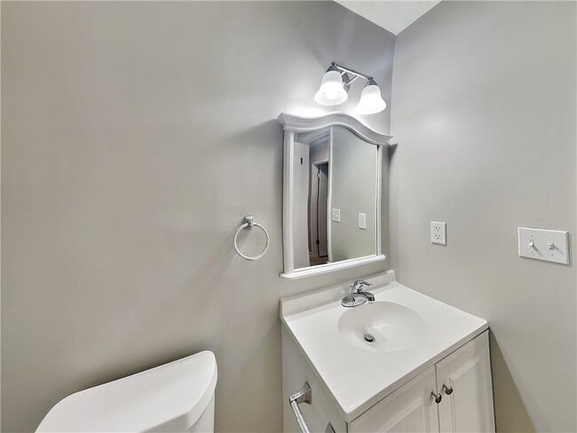 Building Photo - 8321 Beechwood Ct