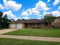 Building Photo - 2701 Henderson Ln
