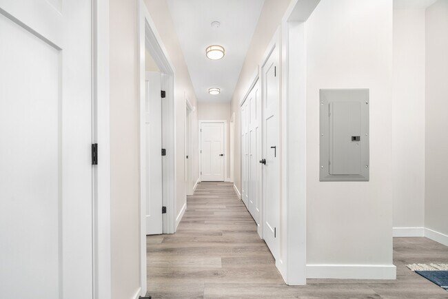 Building Photo - 401 Albany Turnpike