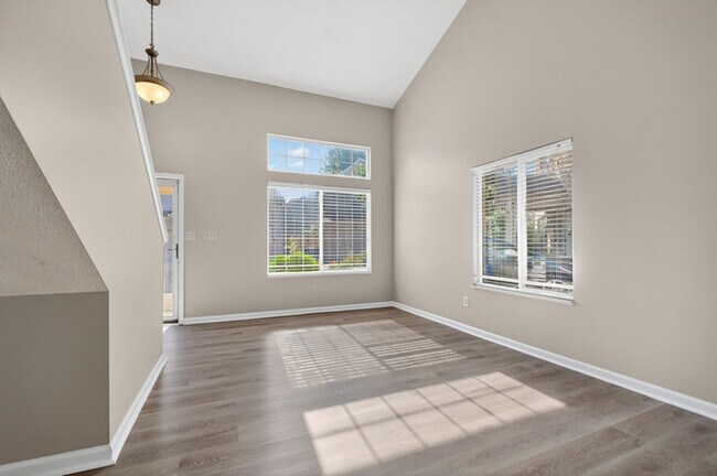 Building Photo - Light-Filled Fishers Home with Fenced Yard