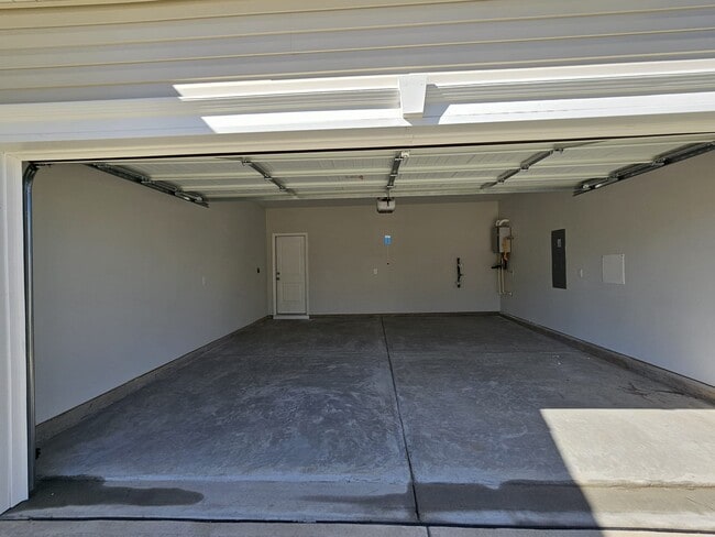 Building Photo - 110 Eclipse St