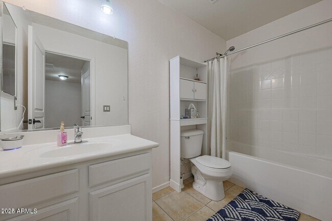 Building Photo - 5268 S 239th Dr