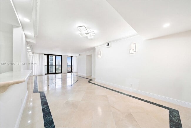 Building Photo - 2301 S Ocean Dr