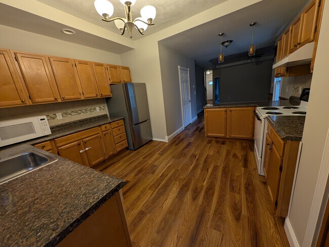 Building Photo - 46 N Fulton St