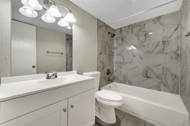 Building Photo - 3113 Peachtree Ln