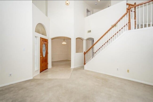 Building Photo - 15903 Timber Chase Dr