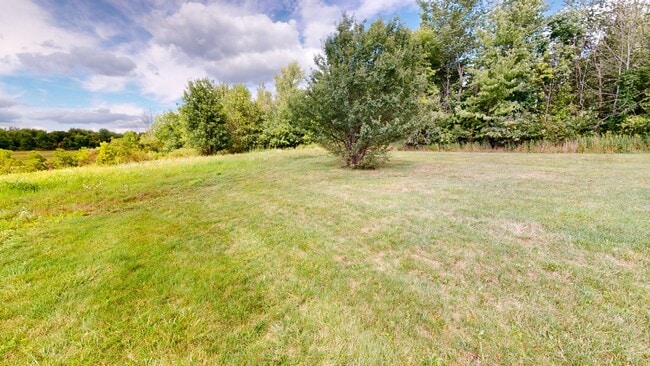 Building Photo - 3 bed/2 bath in country- Plymouth Schools