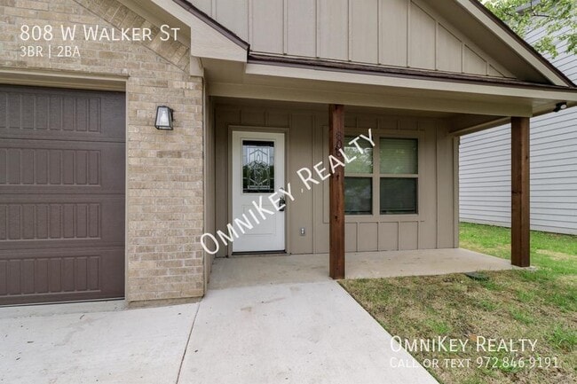 Building Photo - 808 W Walker St