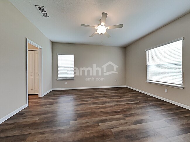 Building Photo - 69 Edge Park Trl
