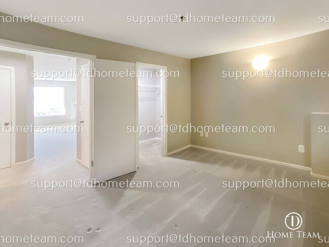 Building Photo - 3520 Lake Washington Blvd SE