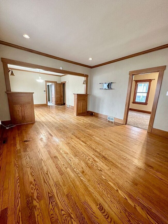 Building Photo - 124 N 43rd St