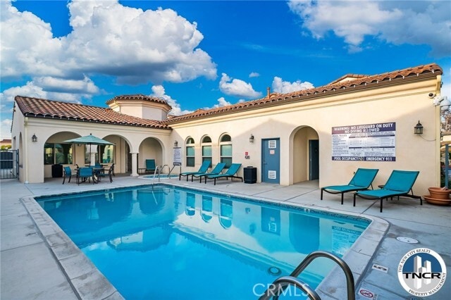 Building Photo - 9841 Alburtis Ave