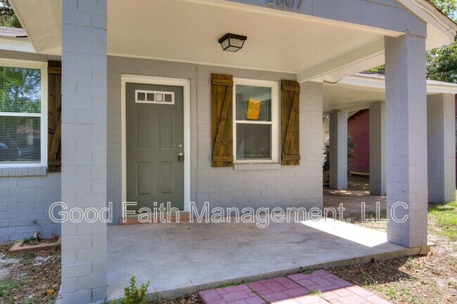 Building Photo - 2507 Elderberry Dr