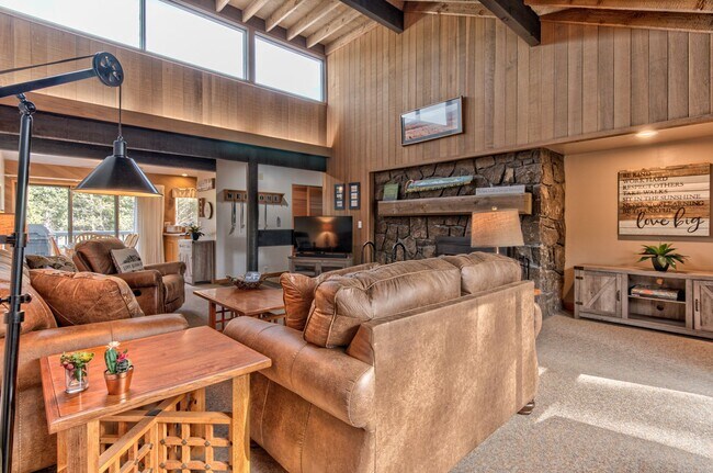 Building Photo - Sunriver Condo