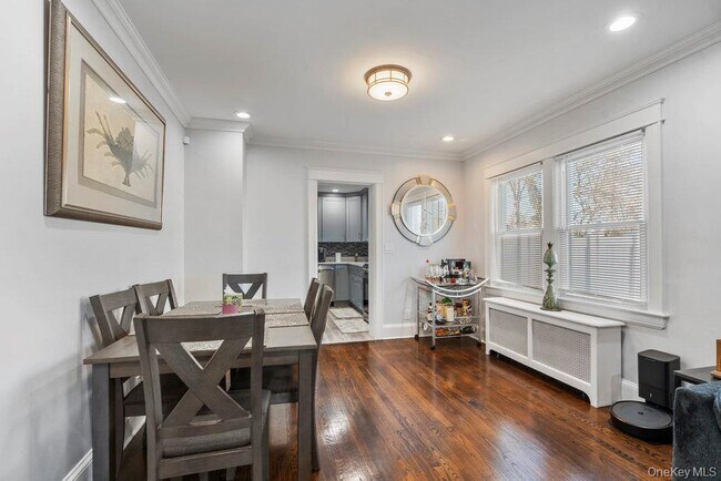 Building Photo - 9 George St