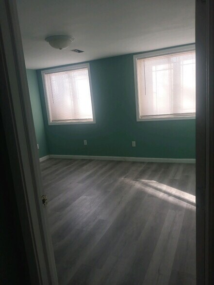 Building Photo - 2454 E Herbison Rd