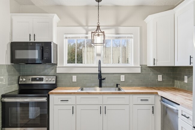 Building Photo - 1602 Branson Ave