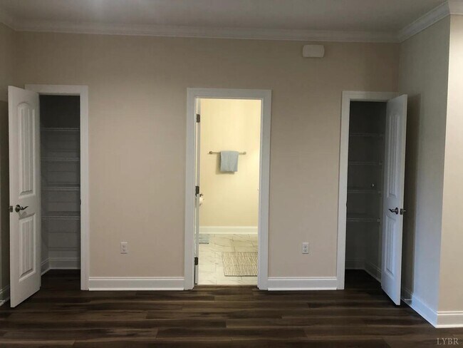Building Photo - 175 Villa Oak Cir