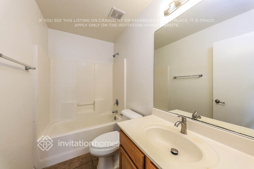 Building Photo - 2122 S 114th Ave