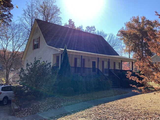 Building Photo - 6422 Levi Rd