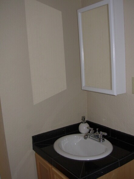 Building Photo - 8762 Kurts Ct