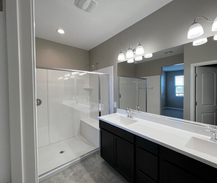 3rd floor master bath - 1255 N Arizona Ave