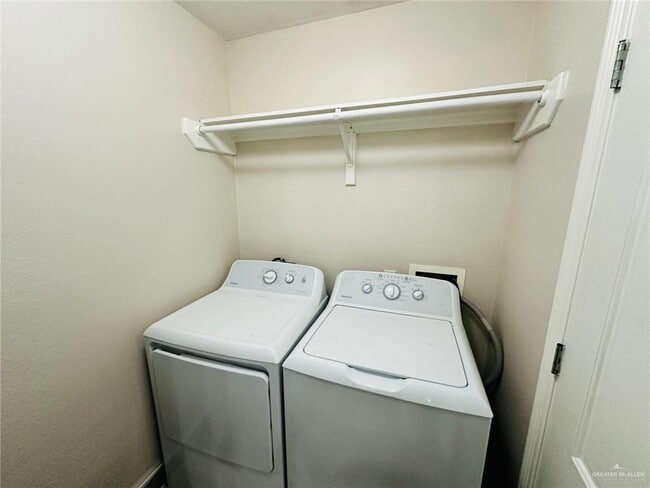 Building Photo - 21 49th St