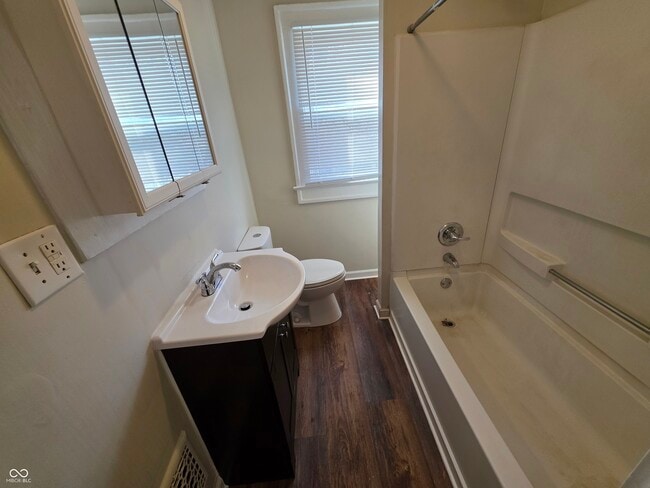 Building Photo - 316 N Denny St