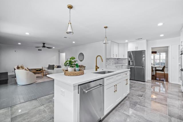 Building Photo - 7629 Spring Valley Rd