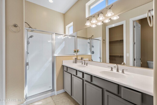 Building Photo - 2416 Alberta Way