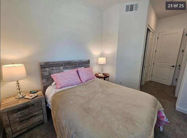 Full size bed - 607 Middlebrook Rd