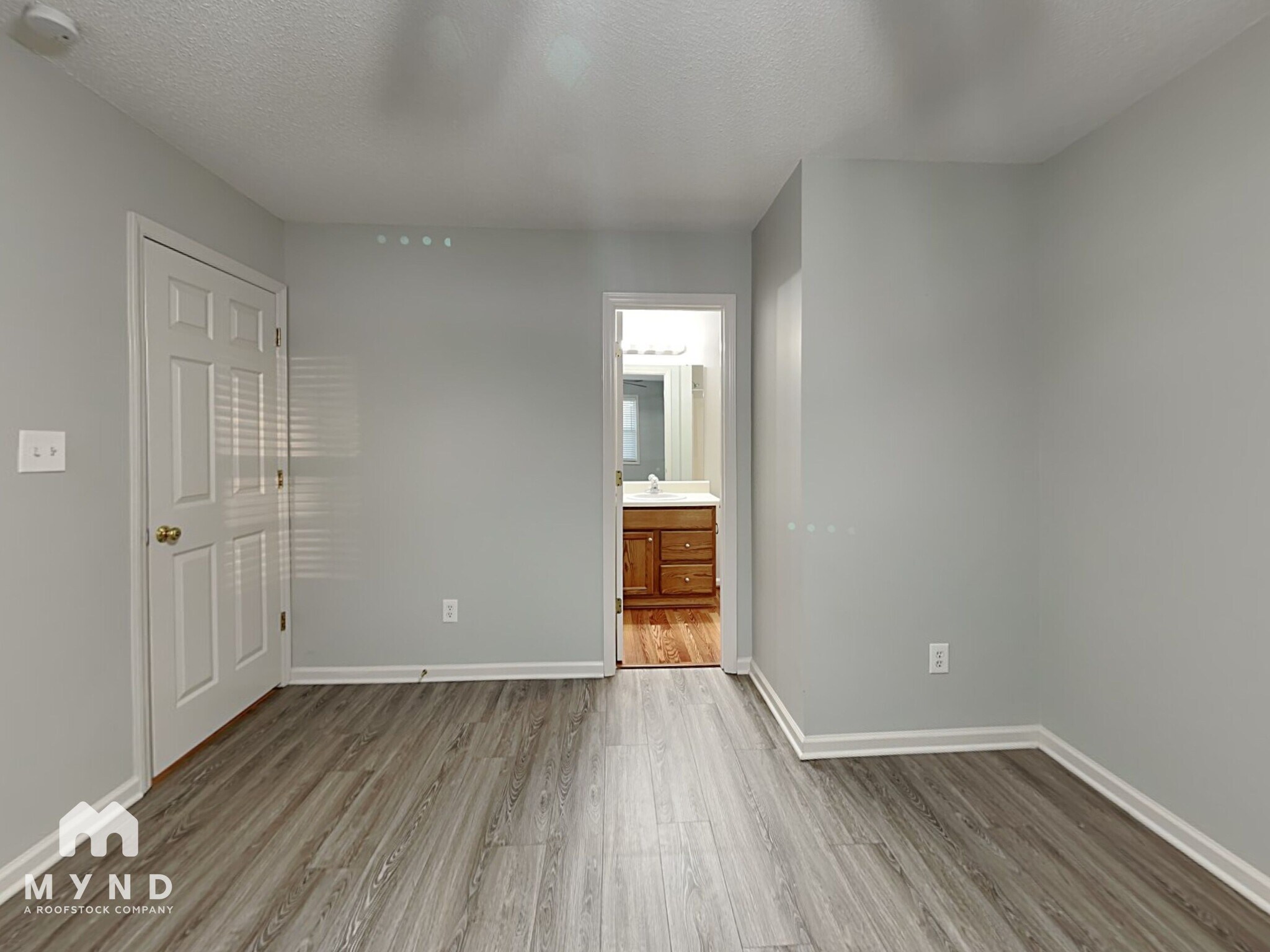 Building Photo - 2024 Julian Ln