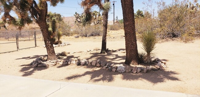 Building Photo - Coming soon! 3 Bedroom 2 Bath Home in Yucc...