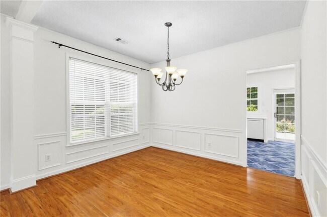 Building Photo - 490 Chippenham Ct