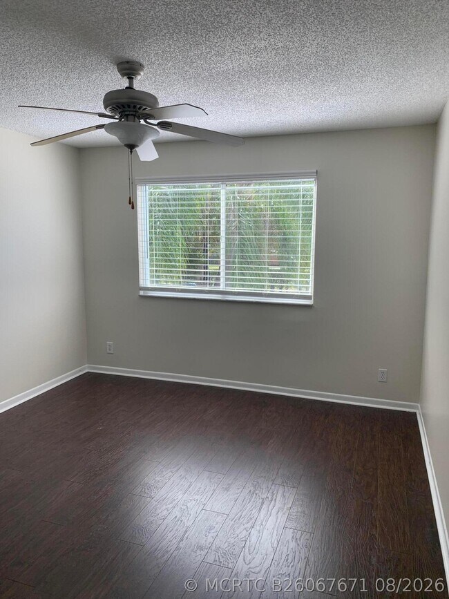 Building Photo - 10837 Palm Spring Dr